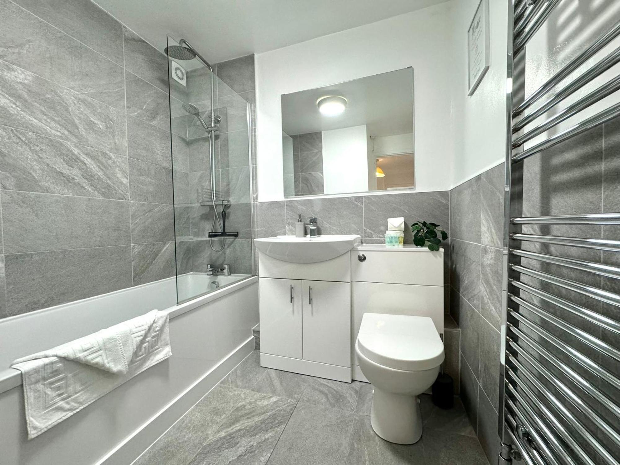 ניוקאסל The Alnham, Large 3 Bed Apartment, Close To The City מראה חיצוני תמונה